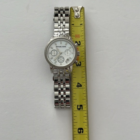 Michael Kors ladies watch! - Picture 5 of 11